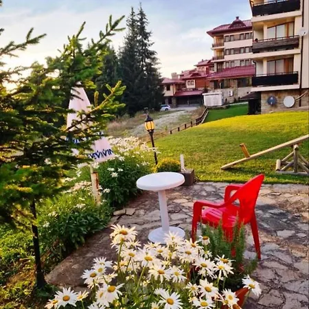 приветливо студио с балкон и изглед към снежанка, до писта пампорово-стойките Апартаменты