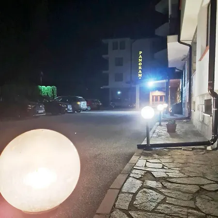 приветливо студио с балкон и изглед към снежанка, до писта пампорово-стойките