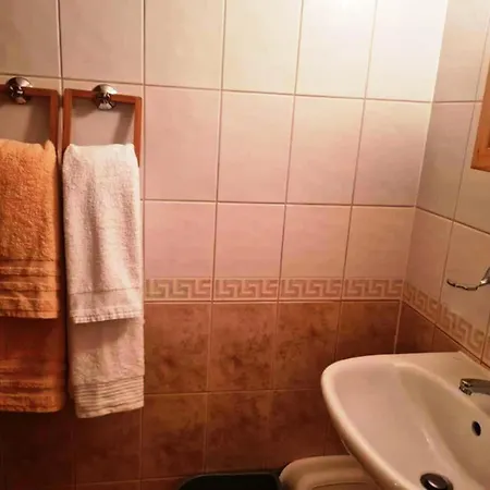 приветливо студио с балкон и изглед към снежанка, до писта пампорово-стойките Апартаменты