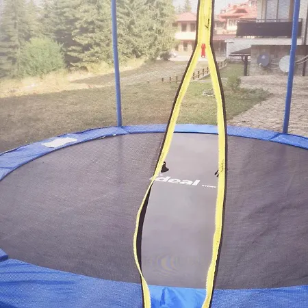 приветливо студио с балкон и изглед към снежанка, до писта пампорово-стойките